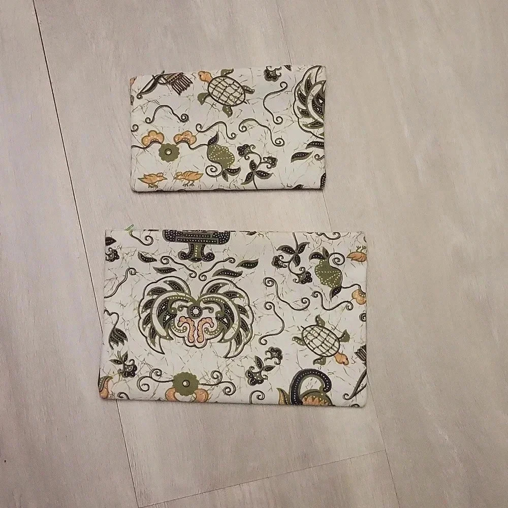Siris Set of‎ 2 Floral Turtle White Green Pouches